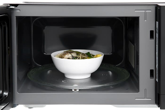 Lò vi sóng Panasonic NN-SM33NBYUE